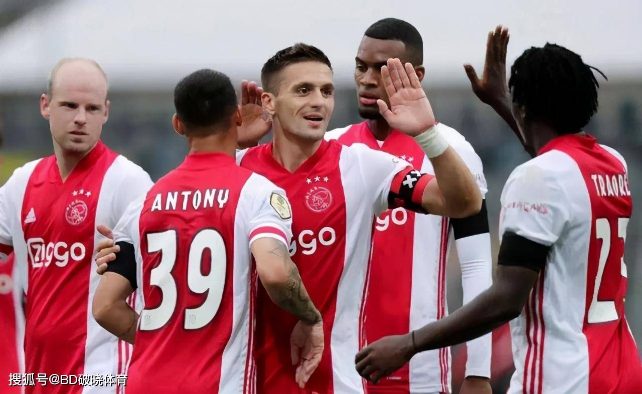 足球比赛瞬 足球比赛瞬