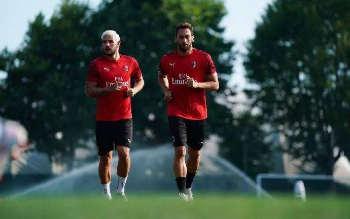 据业内人士 据业内人士